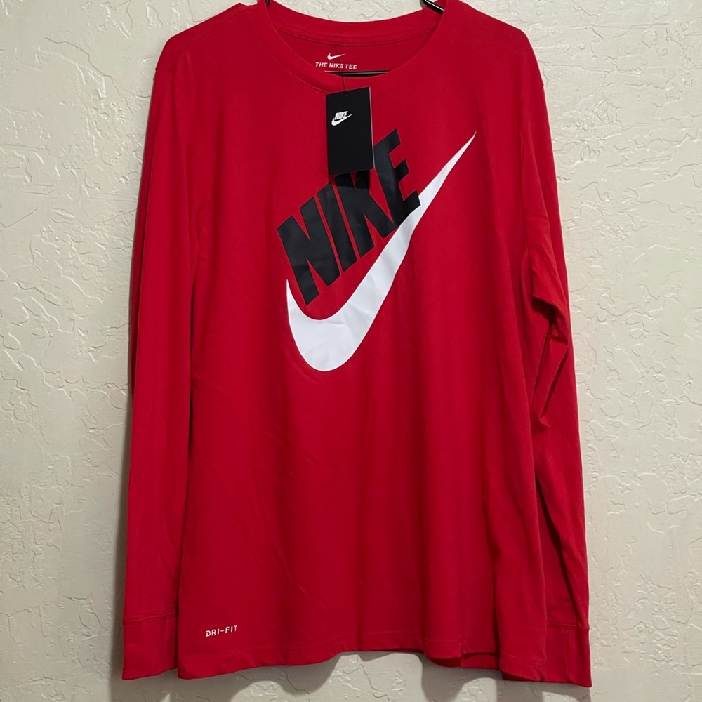Red Women’s Nike Tee Dri-Fit XXL long sleeve